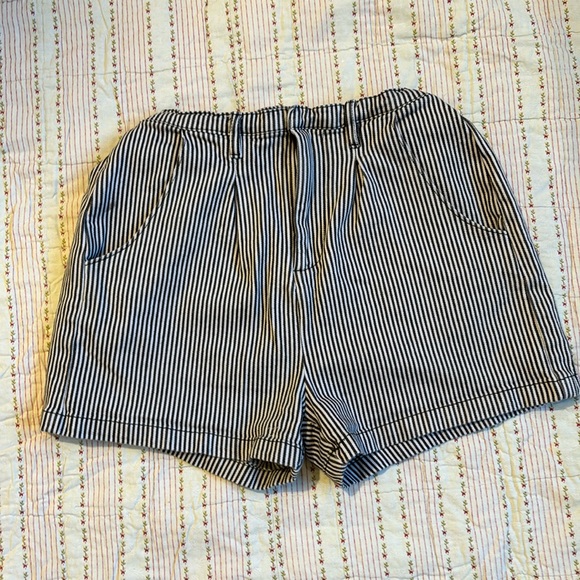 RVCA Pants - RVCA high rise shorts